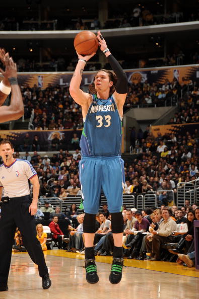 的视线拉向 的视线拉向